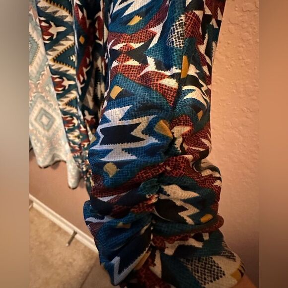 Zig Zag Stripe Aztec style cardigan - Picture 4 of 9